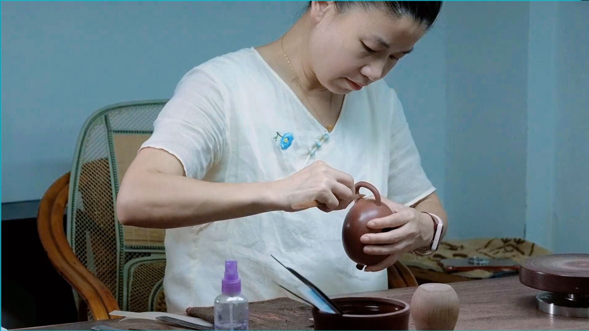  making the handle of teapot
